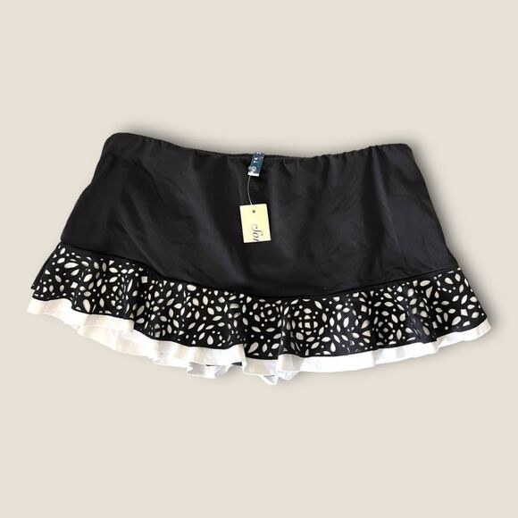 Black & White ruffle skirt Pool  cover up size Small, NWT - Picture 6 of 6